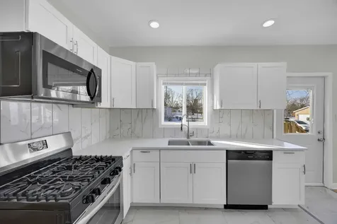 629 East 154th Street Phoenix IL 60426