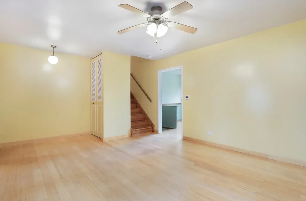 828 Tamms Lane Bolingbrook IL 60440
