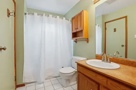 828 Tamms Lane Bolingbrook IL 60440