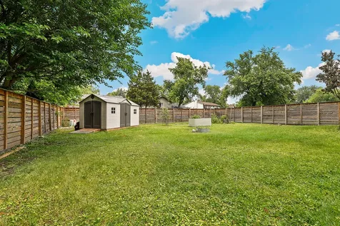 828 Tamms Lane Bolingbrook IL 60440