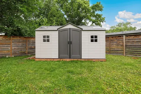 828 Tamms Lane Bolingbrook IL 60440