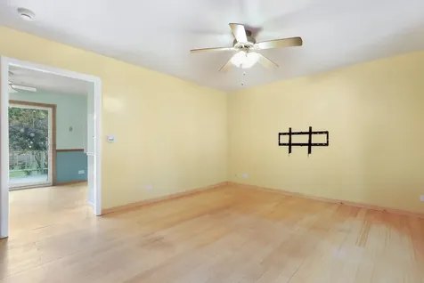 828 Tamms Lane Bolingbrook IL 60440