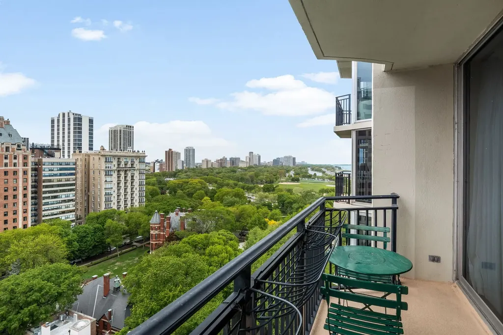 1515 North Astor Street Chicago IL 60610