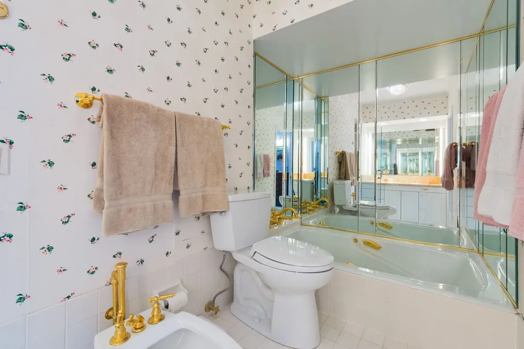 1515 North Astor Street Chicago IL 60610