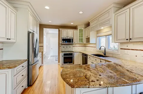 28 Lake Ridge Club Drive Burr Ridge IL 60527