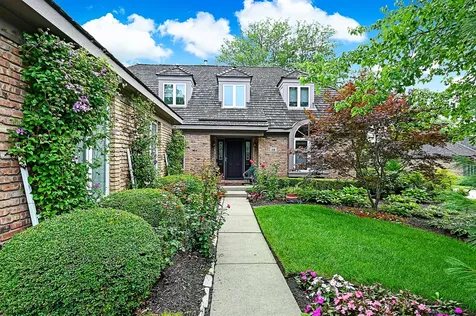 28 Lake Ridge Club Drive Burr Ridge IL 60527