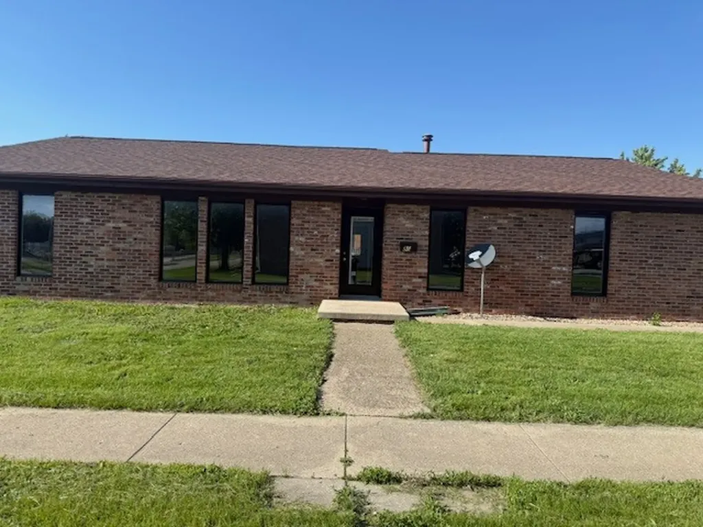 806 Four Seasons Road Bloomington IL 61704