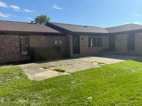 806 Four Seasons Road Bloomington IL 61704