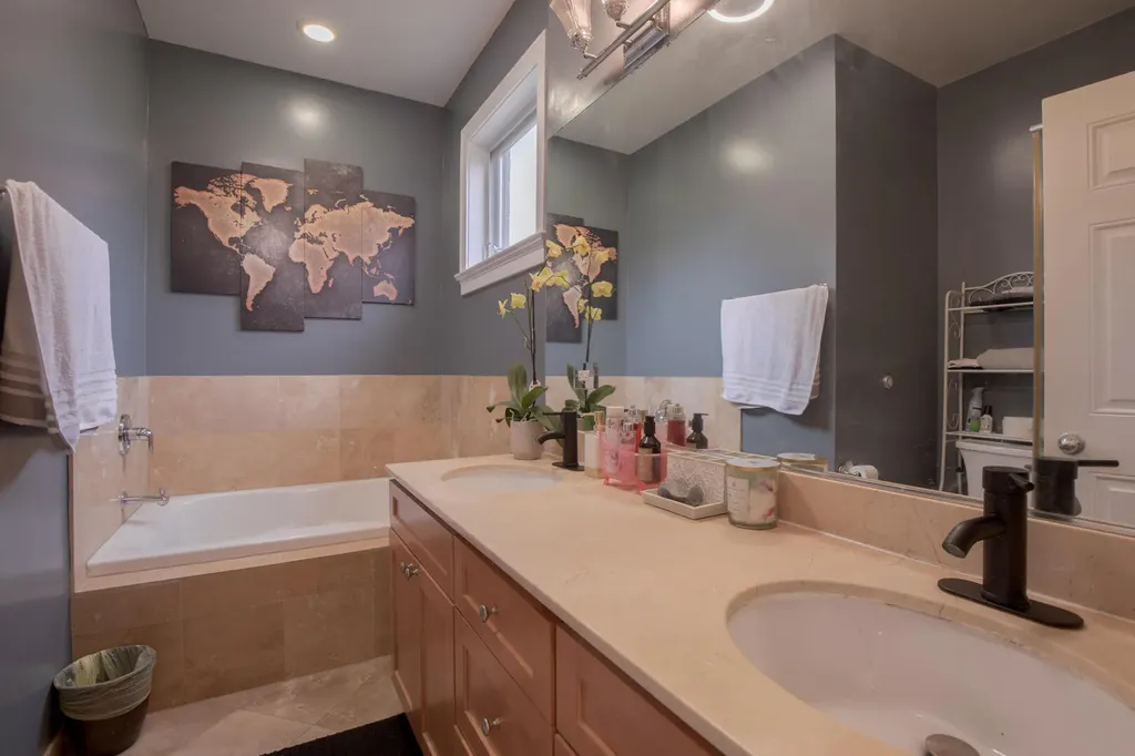 3938 South Wells Street Chicago IL 60609