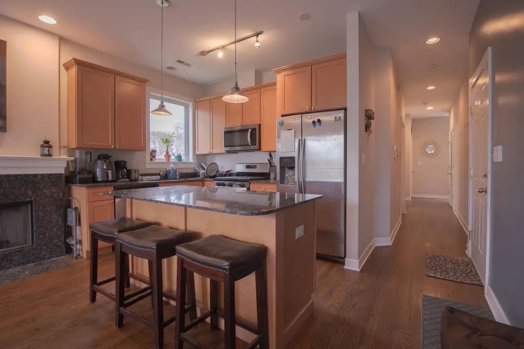 3938 South Wells Street Chicago IL 60609