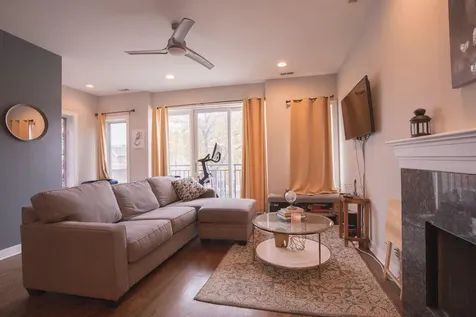 3938 South Wells Street Chicago IL 60609