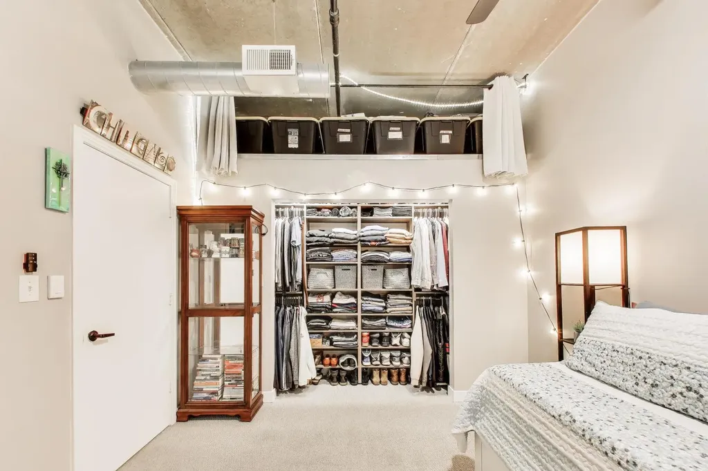 833 West 15th Place Chicago IL 60608
