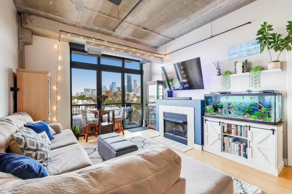 833 West 15th Place Chicago IL 60608
