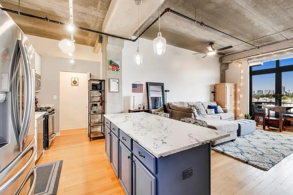 833 West 15th Place Chicago IL 60608