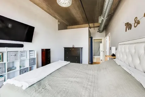 833 West 15th Place Chicago IL 60608