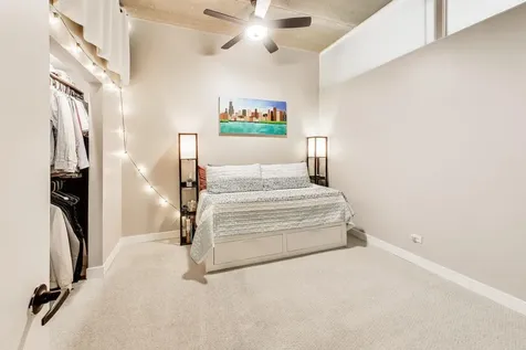833 West 15th Place Chicago IL 60608