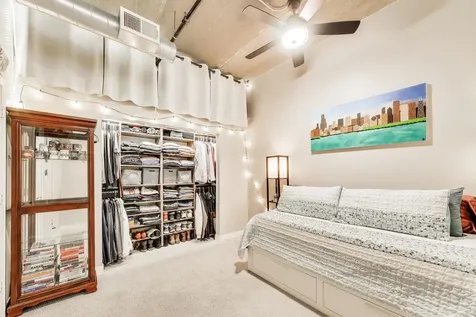 833 West 15th Place Chicago IL 60608