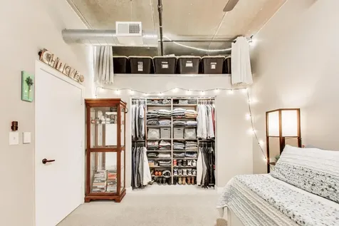 833 West 15th Place Chicago IL 60608