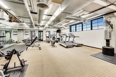 833 West 15th Place Chicago IL 60608