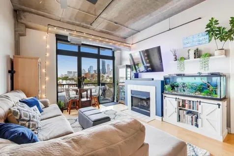 833 West 15th Place Chicago IL 60608