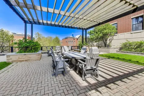 833 West 15th Place Chicago IL 60608