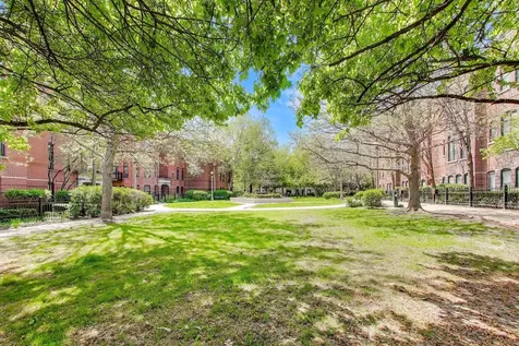 833 West 15th Place Chicago IL 60608