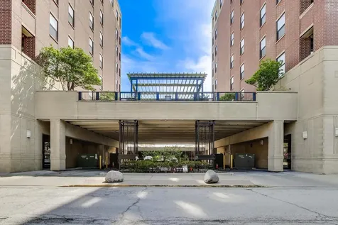 833 West 15th Place Chicago IL 60608