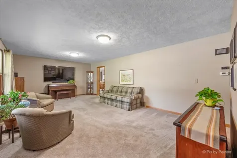 5284 Lawrence Drive Kirkland IL 60146