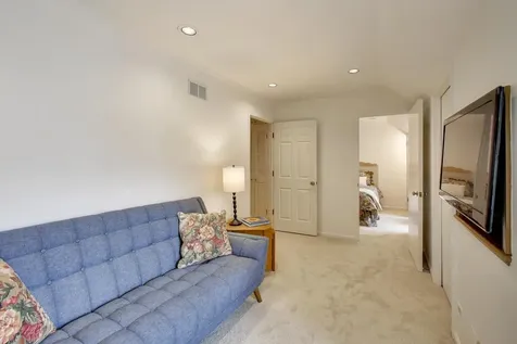 1135 Buttonwood Lane Northbrook IL 60062