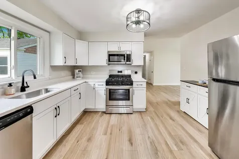 321 North Fairview Avenue Mount Prospect IL 60056