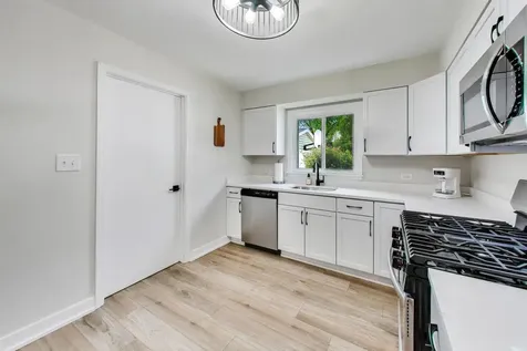321 North Fairview Avenue Mount Prospect IL 60056