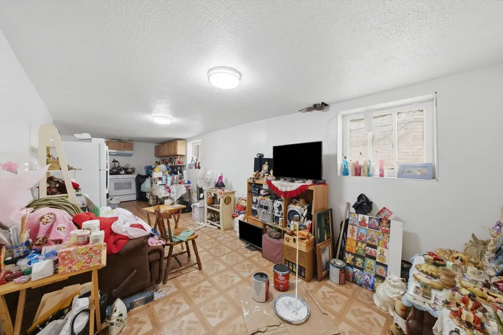 6325 South Francisco Avenue Chicago IL 60629