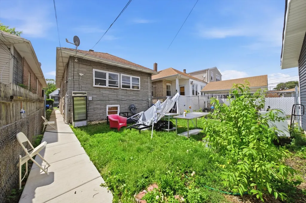 6325 South Francisco Avenue Chicago IL 60629