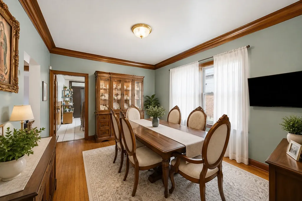 6325 South Francisco Avenue Chicago IL 60629
