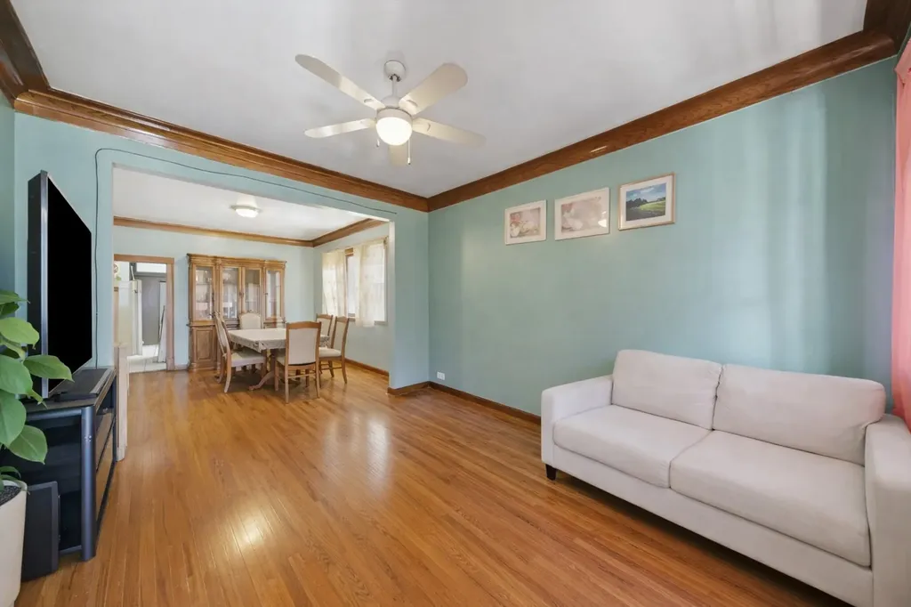 6325 South Francisco Avenue Chicago IL 60629