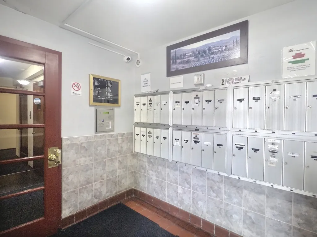 2610 West Balmoral Avenue Chicago IL 60625