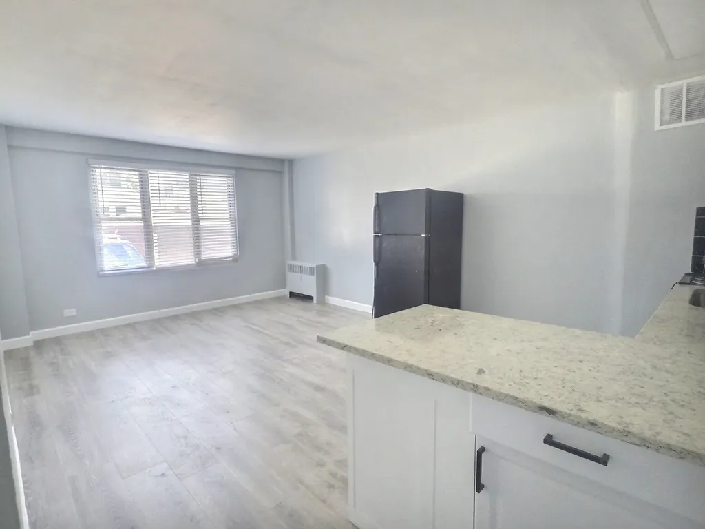 2610 West Balmoral Avenue Chicago IL 60625