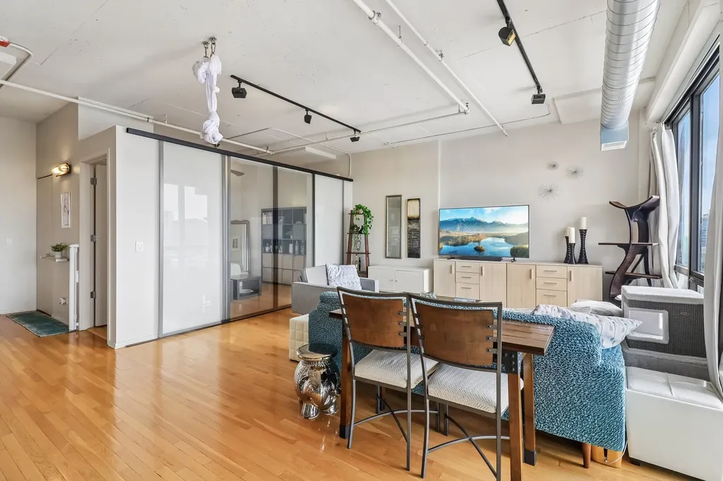1530 South State Street Chicago IL 60605