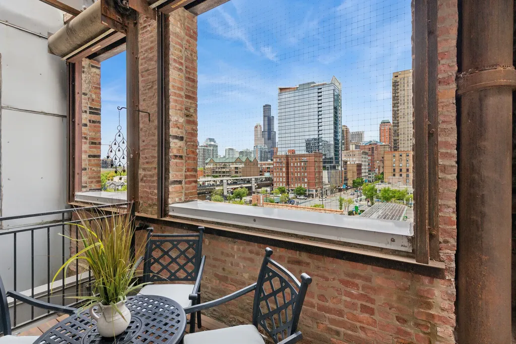 1243 South Wabash Avenue Chicago IL 60605