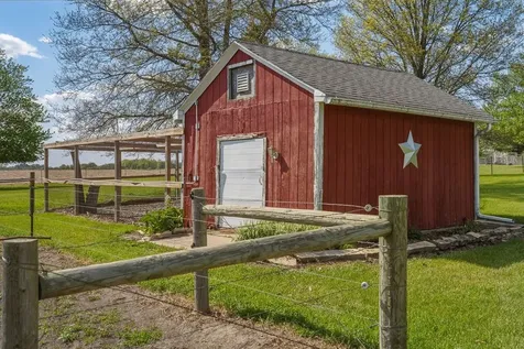10538 North Pecatonica Road Leaf River IL 61047