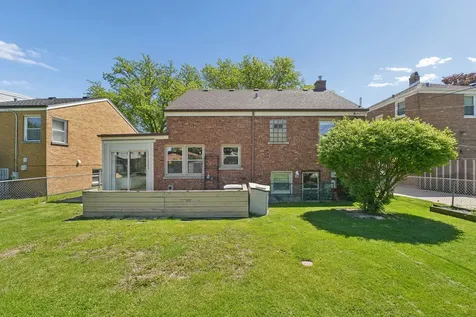 1800 Buckingham Avenue Westchester IL 60154