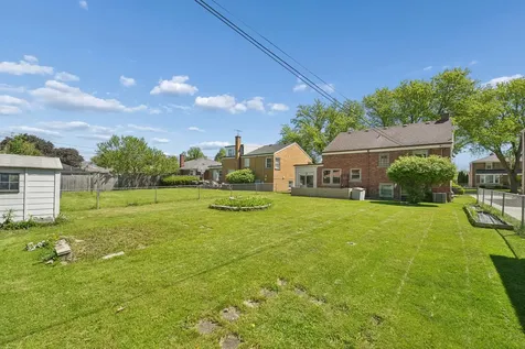 1800 Buckingham Avenue Westchester IL 60154