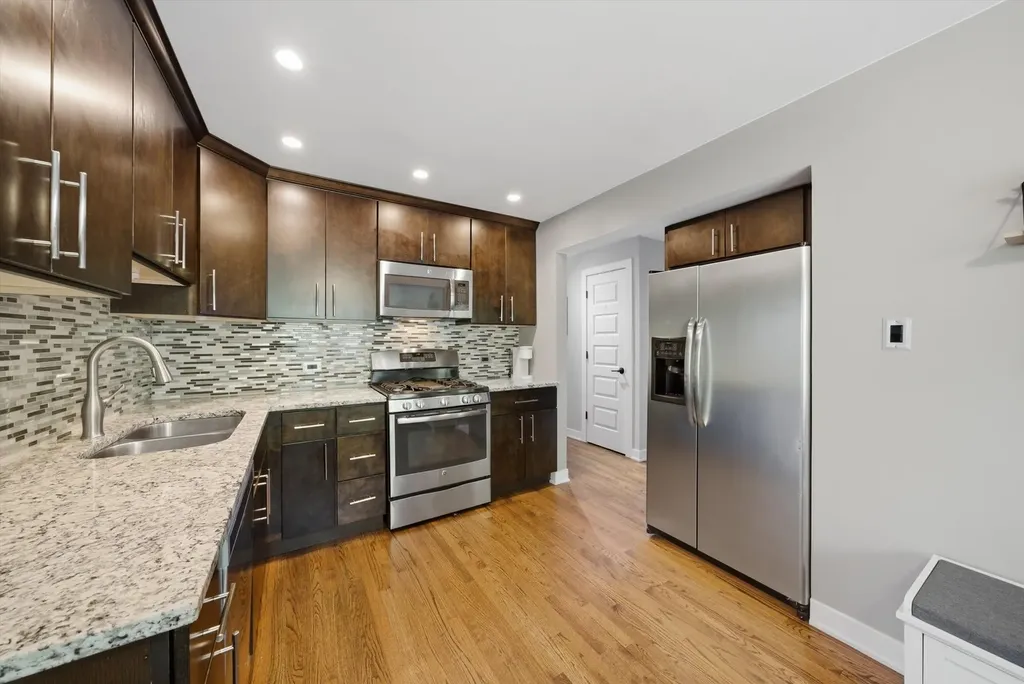 6255 South Mason Avenue Chicago IL 60638
