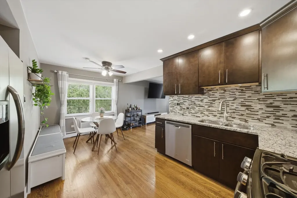 6255 South Mason Avenue Chicago IL 60638