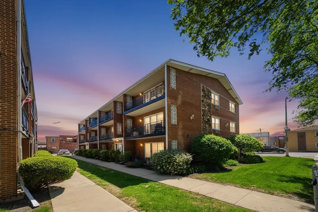 6255 South Mason Avenue Chicago IL 60638