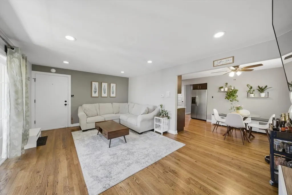 6255 South Mason Avenue Chicago IL 60638