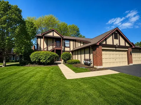 384 Sandhurst Circle Glen Ellyn IL 60137