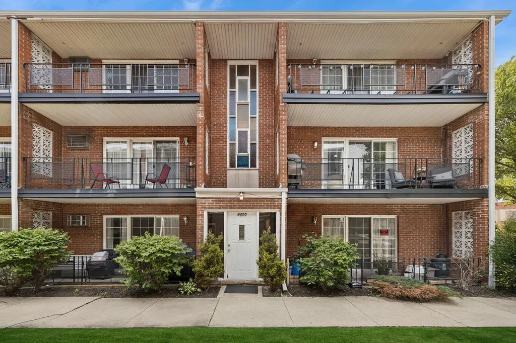 6255 South Mason Avenue Chicago IL 60638