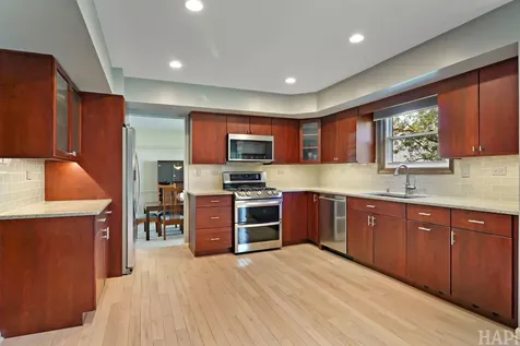 470 Highland Grove Drive Buffalo Grove IL 60089