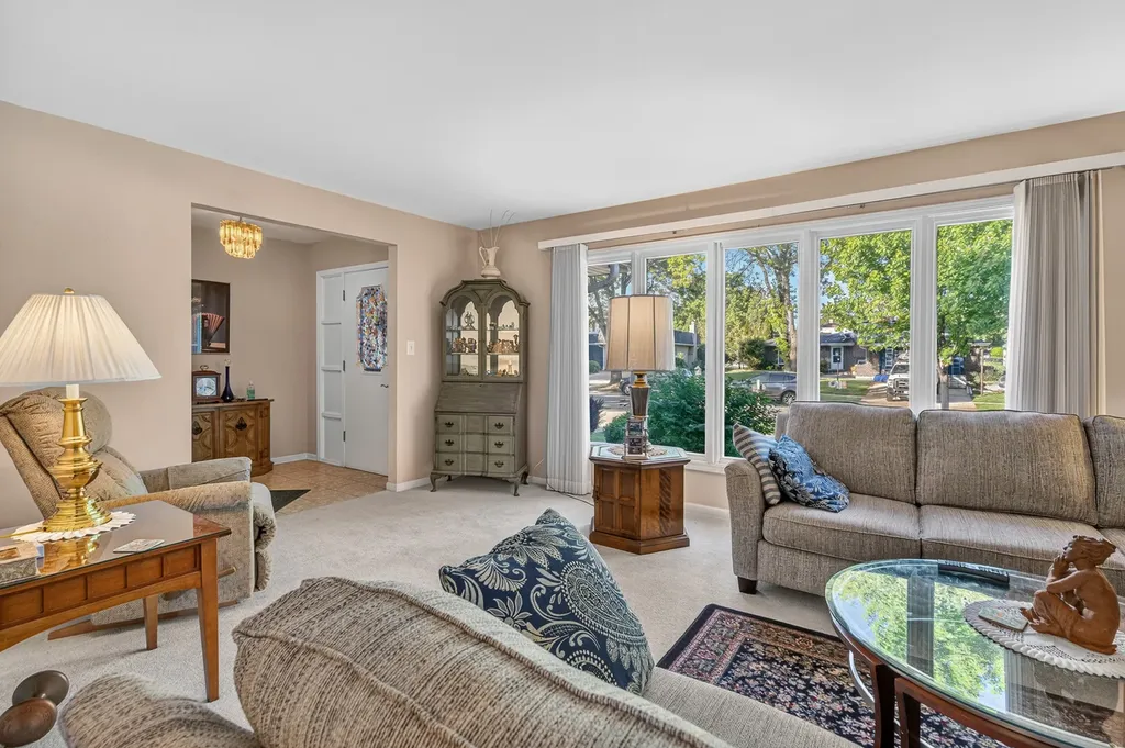 3173 Grandview Place Darien IL 60561